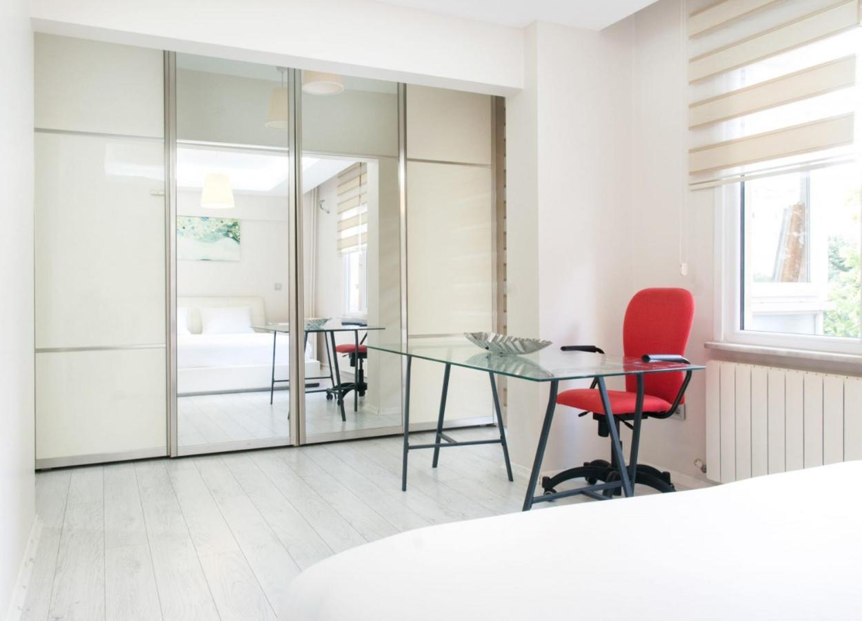 Central And Vibrant Flat With Balcony In Besiktas イスタンブール エクステリア 写真